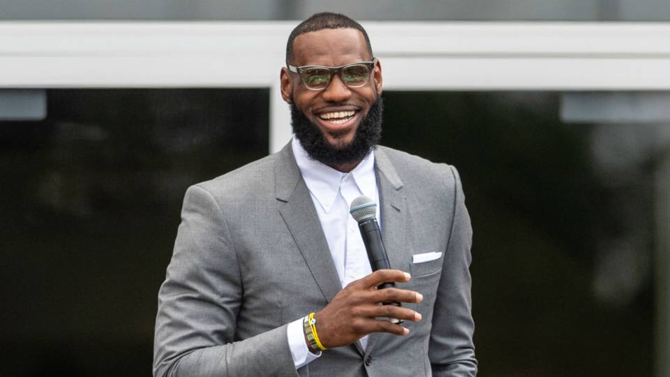 NBA Players React To Donald Trump Insulting LeBron James On Twitter