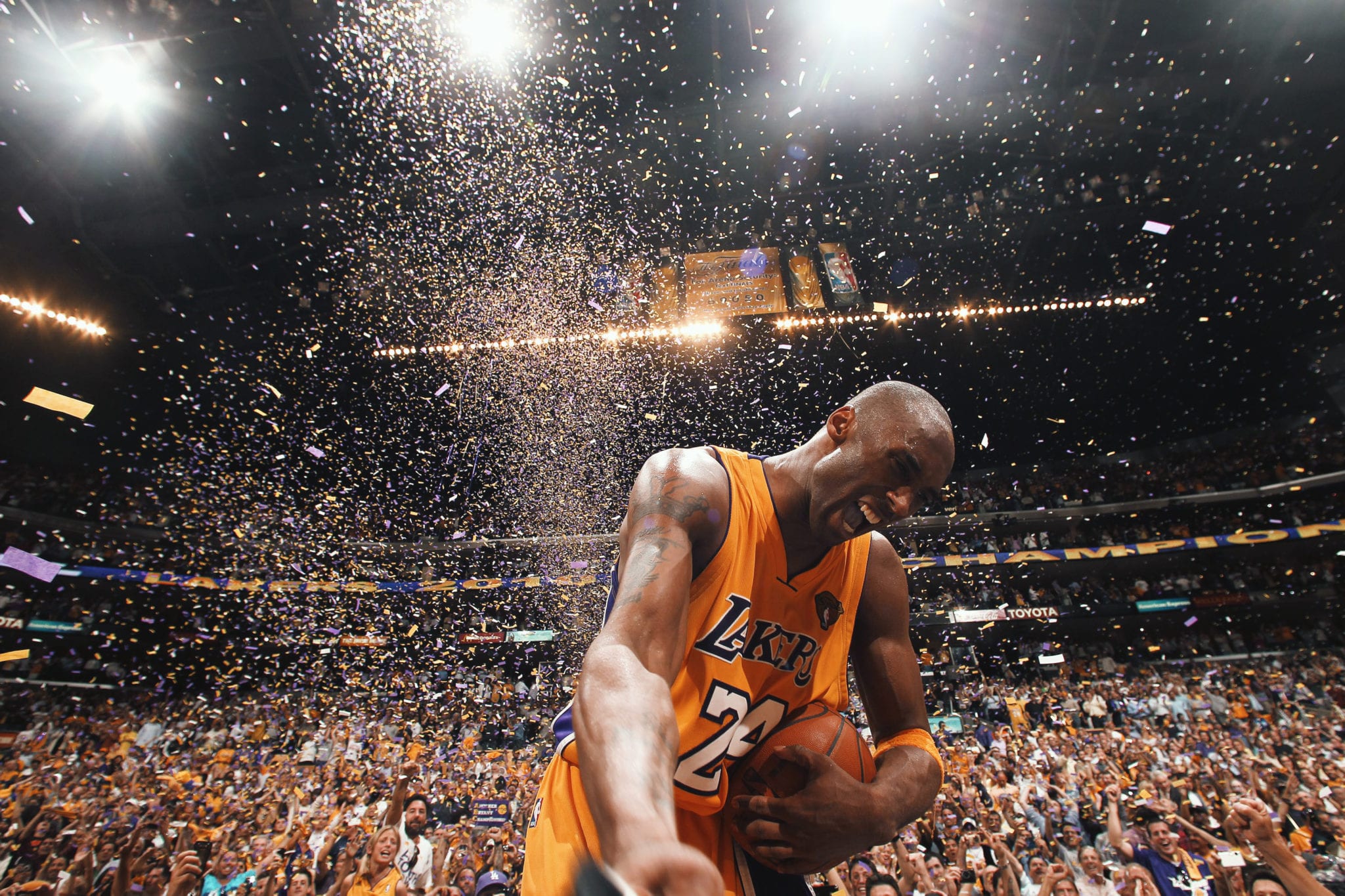 Kobe Bryant 42nd Birth Anniversary: Images and HD Wallpapers to