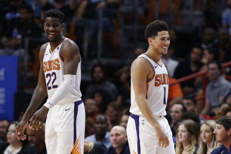 Scorching Suns Still Undefeated After Another Booker Clinic