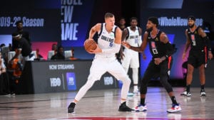 Kristaps Porzingis of the Mavs