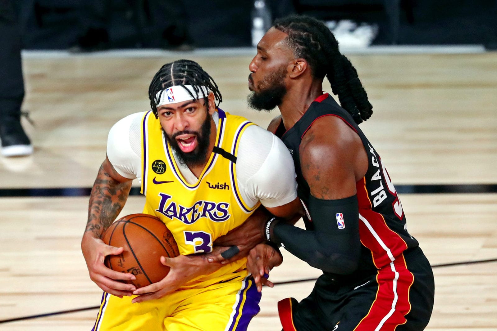 Lakers Dominate Heat in Game 1 of the NBA Finals