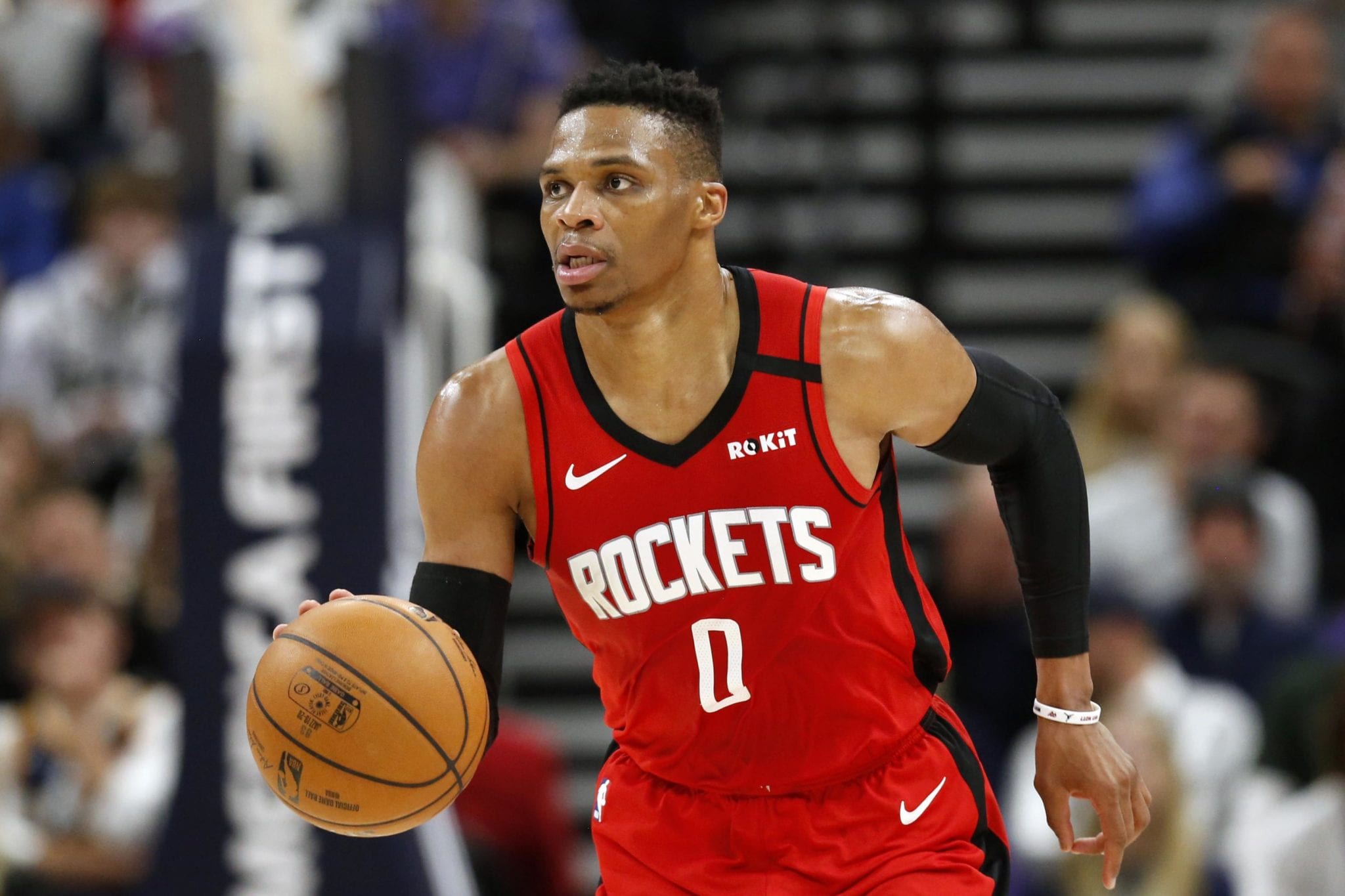 Russell Westbrook Leaves $8000 Tip for Hotel Staff
