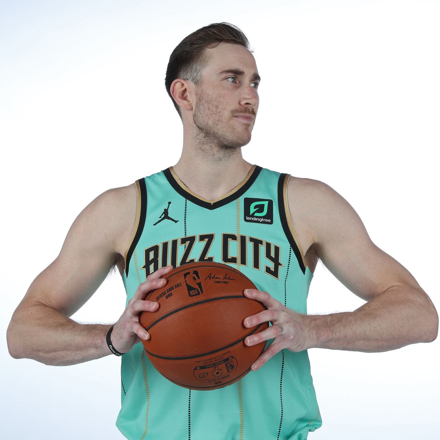 Gordon Hayward Day-To-Day With Fractured Finger He Suffered During