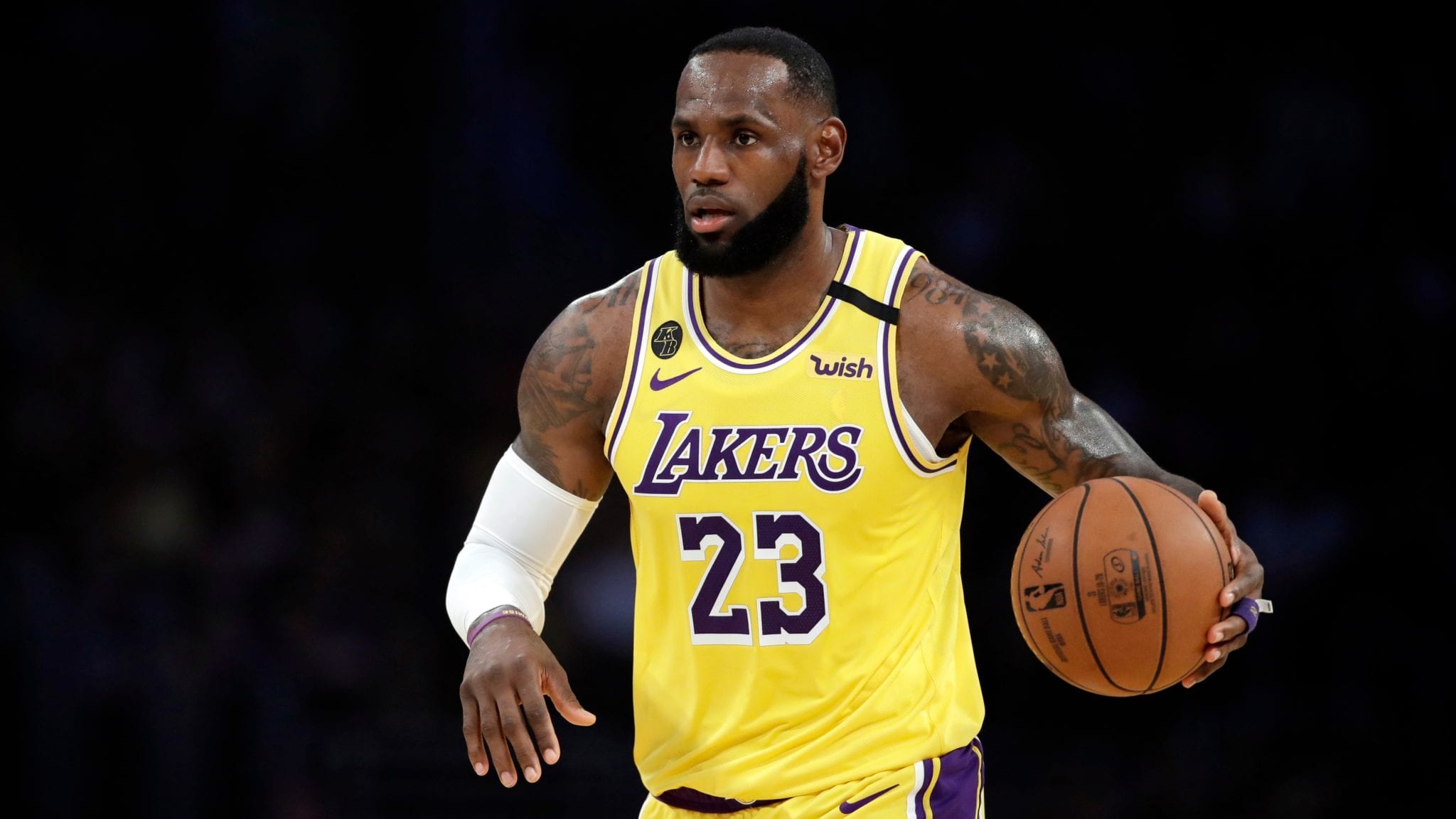 LeBron James To Pass $1 Billion In Career Earnings This Year