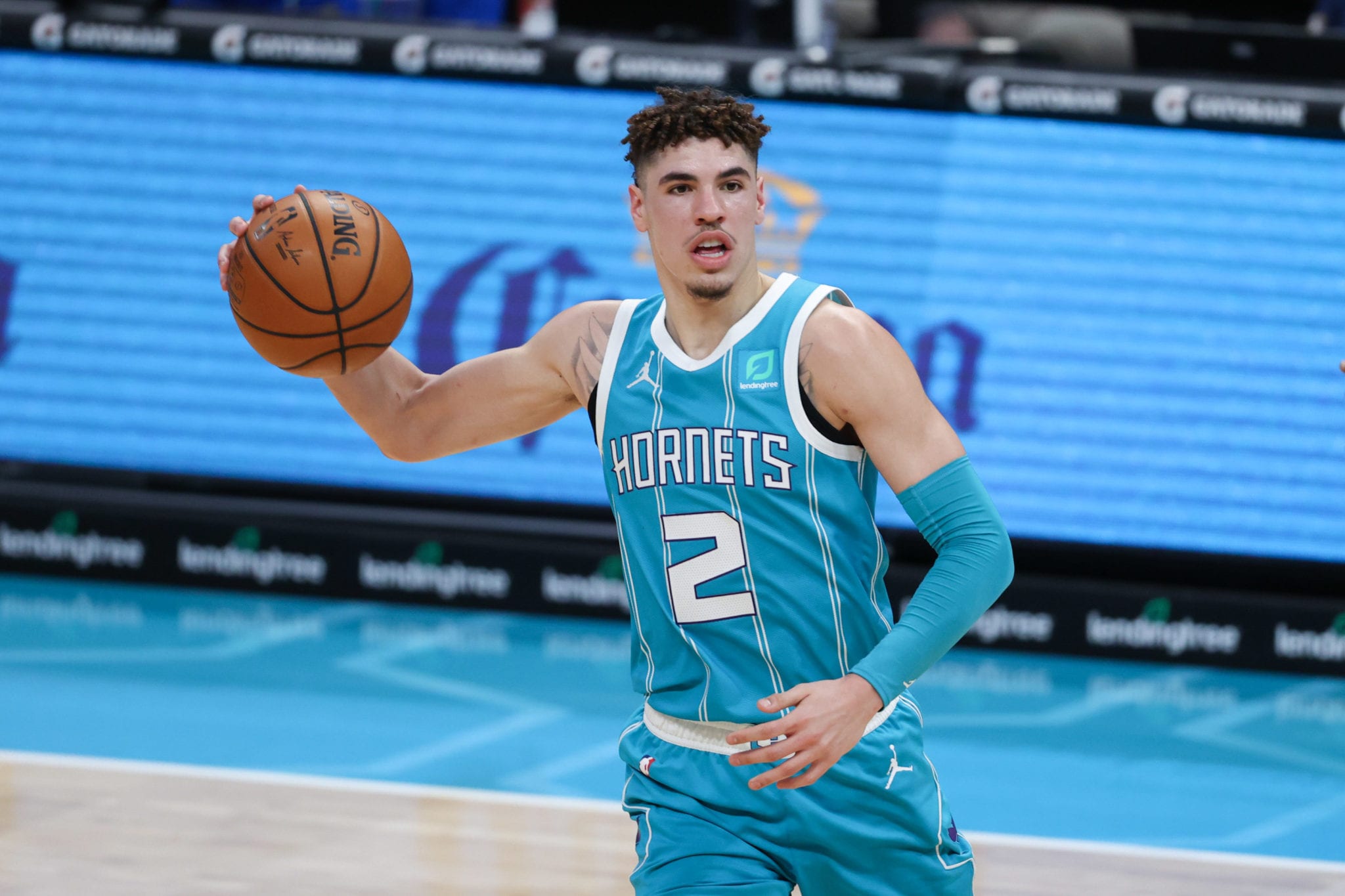 Hornets' rookie LaMelo Ball could miss the rest of the season with broken  right wrist - The Boston Globe