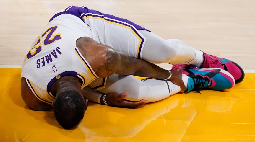 Lakers’ LeBron James Out With High Ankle Sprain, Return Time Unknown