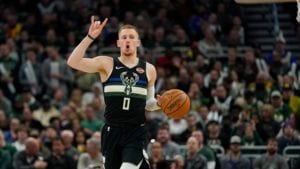 Donte DiVicenzo of the Bucks