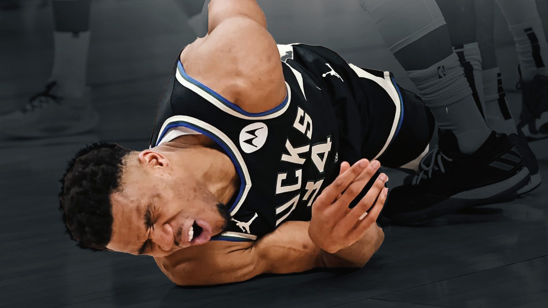 Giannis Antetokounmpo (back) has X-rays come back clear - Giannis