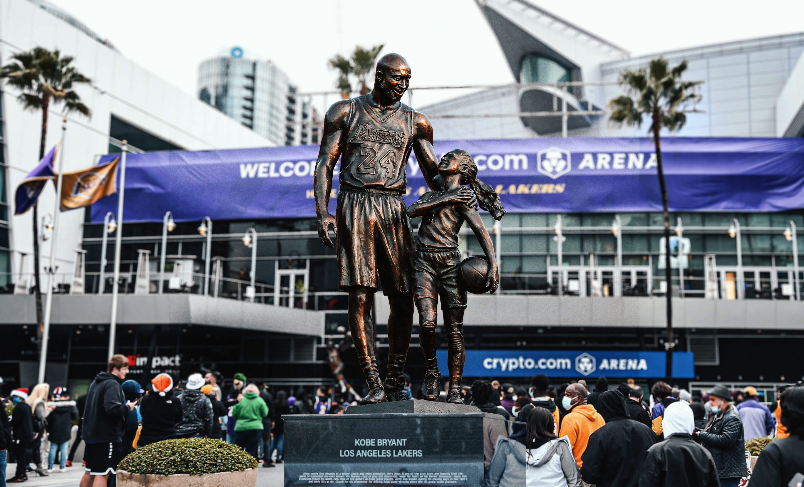 Statue of Kobe and Gigi Bryant placed at helicopter crash site