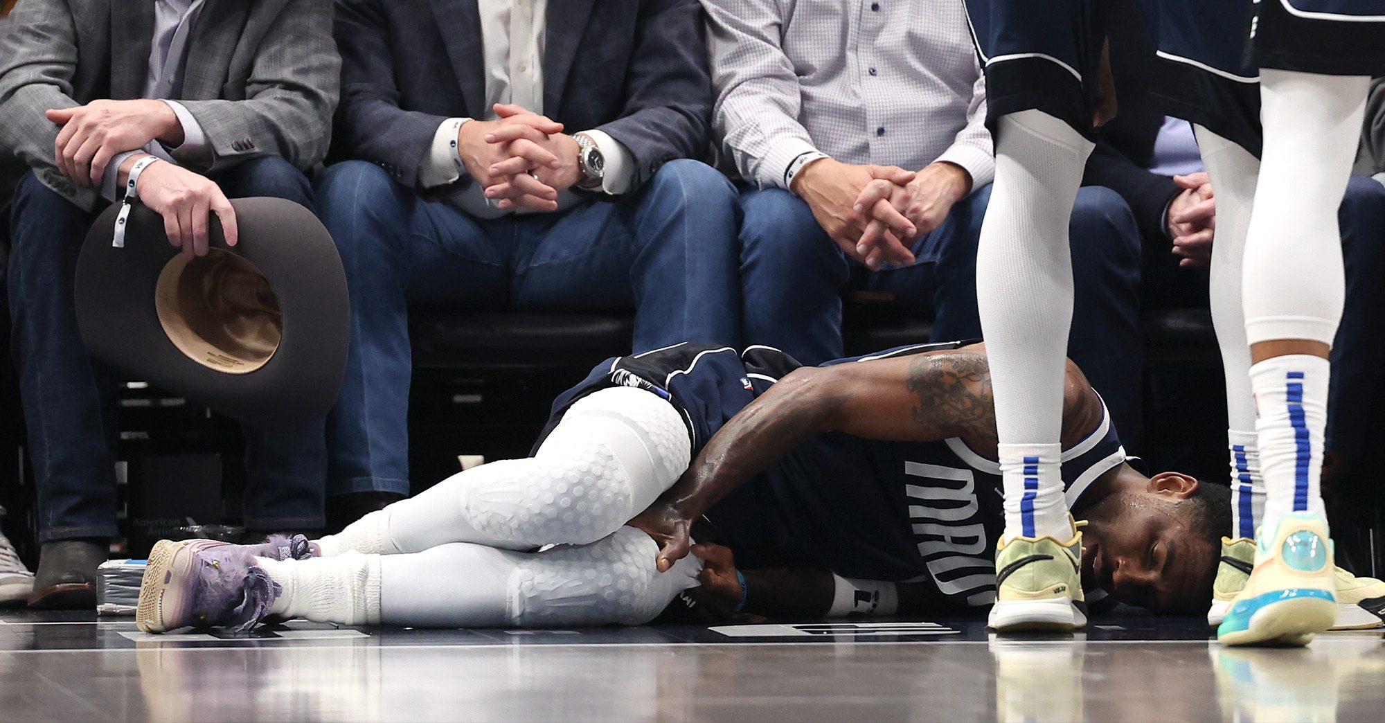 Kyrie Irving Shows Incredible Courage & Strength After Going Down With Injury